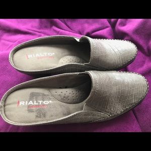 Rialto mules, shoes size 8 new w/0 tags